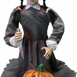 LUNGING PUMPKIN CARVER - 36 INCH